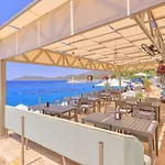 Hera Hotell 3*