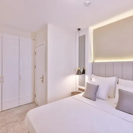 Hera Hotel