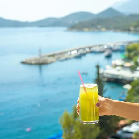 Hera Hotel 3*