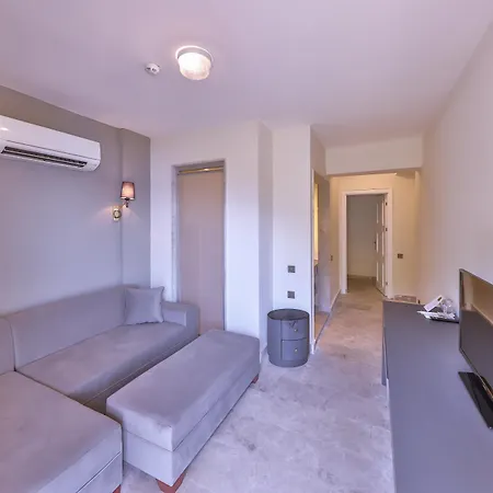 Hera Hotel 3*